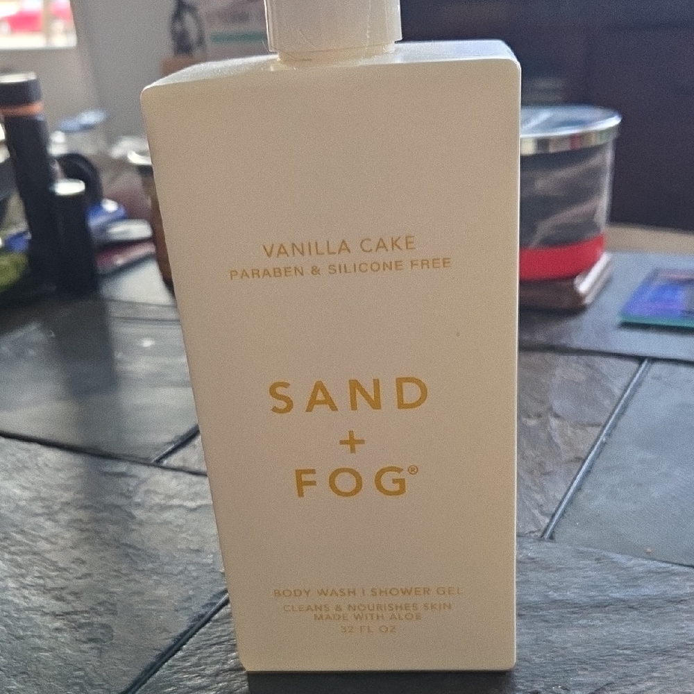 SAND + FOG Vanilla Cake Body Wash